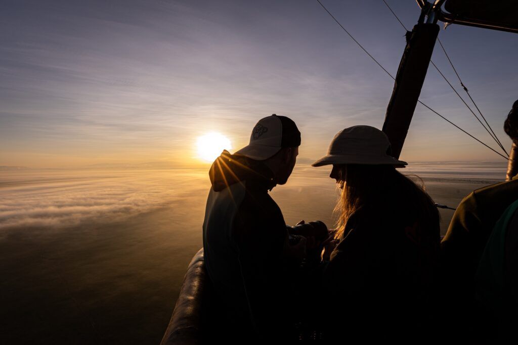 Pareja en globo aerostático