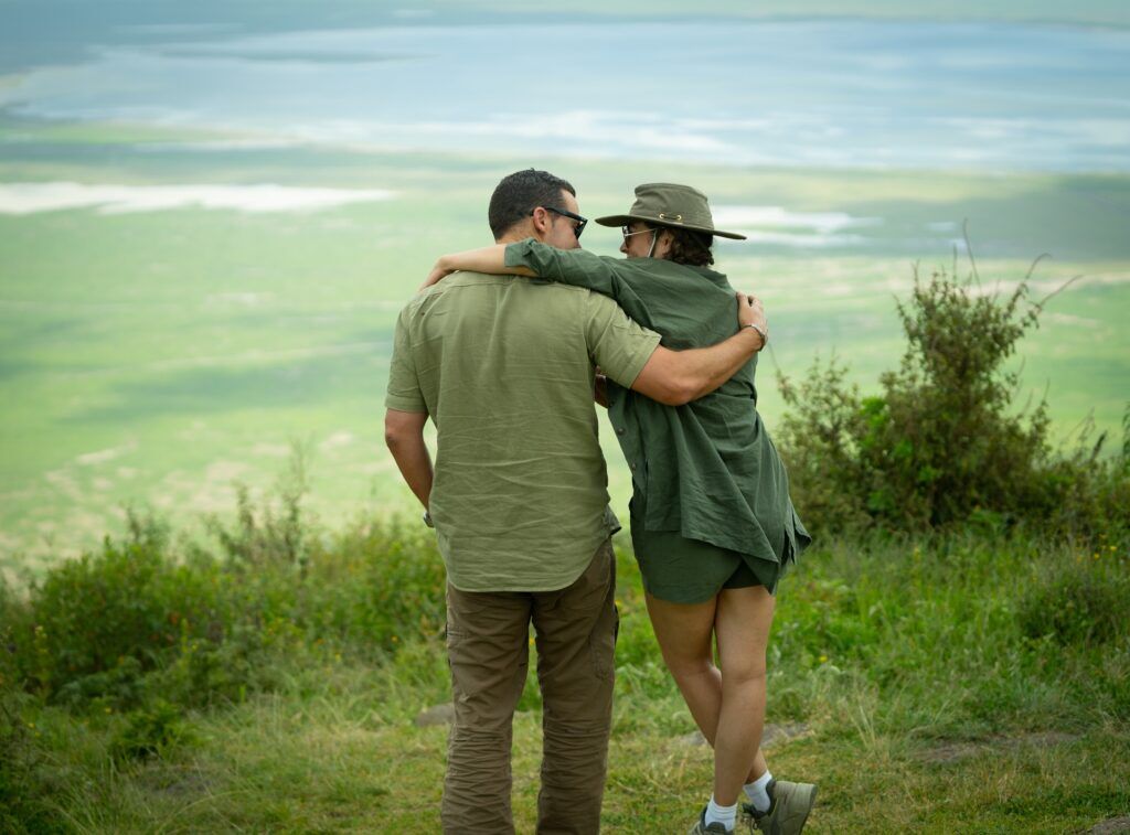 Pareja en el cráter de Ngorongoro